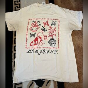 Used Vintage Mom Jeans Band Shirt size M